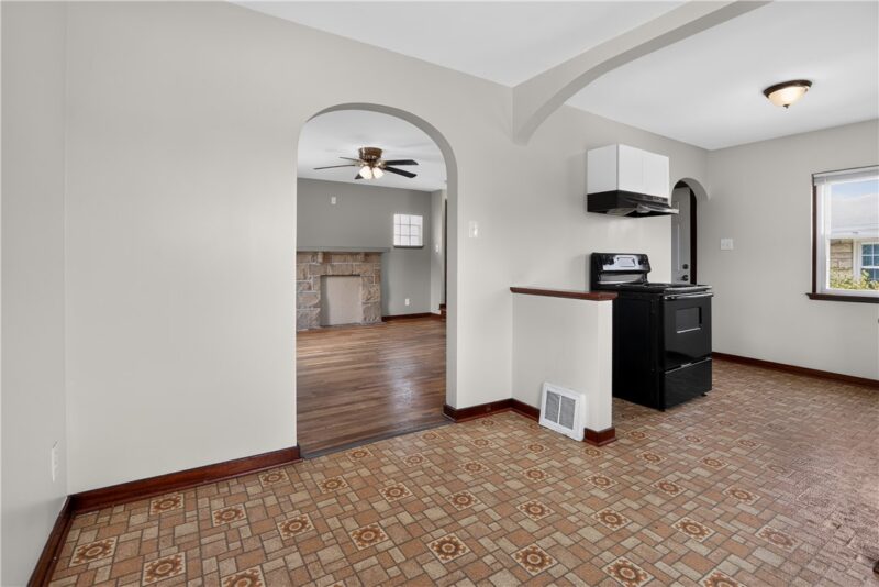1010 Elmwood St — photo 6