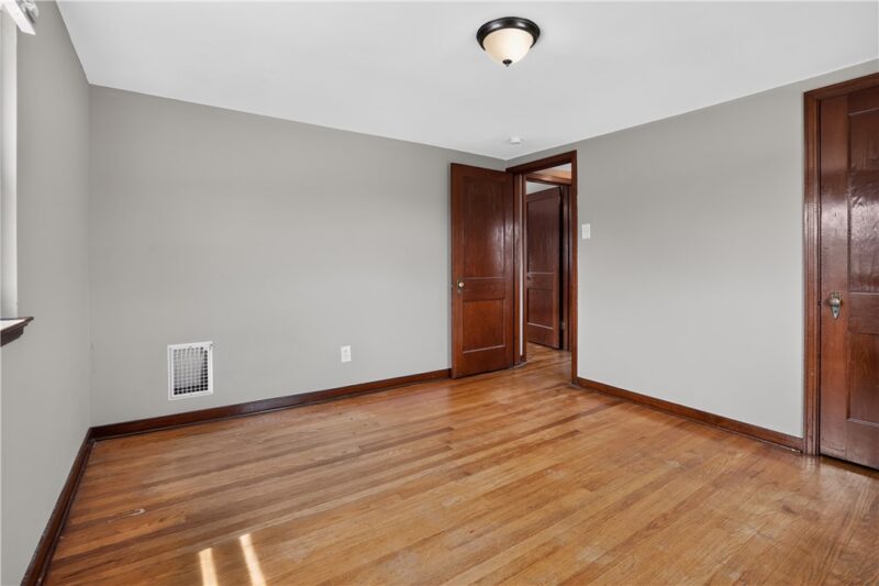 1010 Elmwood St — photo 7