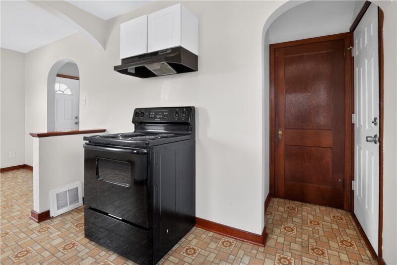 1010 Elmwood St — photo 8