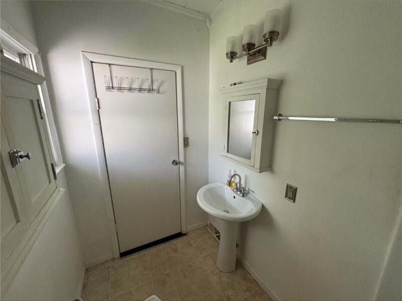 119 Highland Ave — photo 6