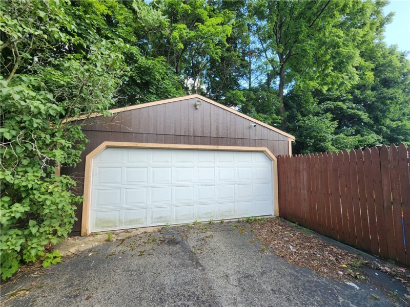 916 Harrison St — photo 3
