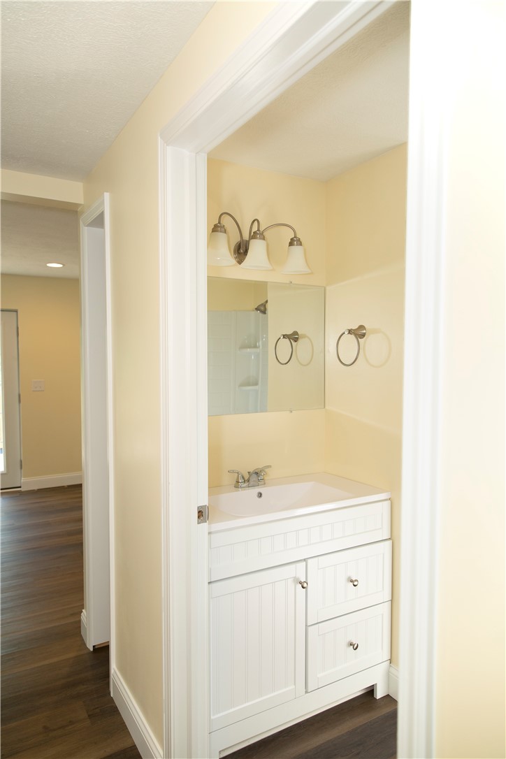 387 W Wylie Ave — photo 8