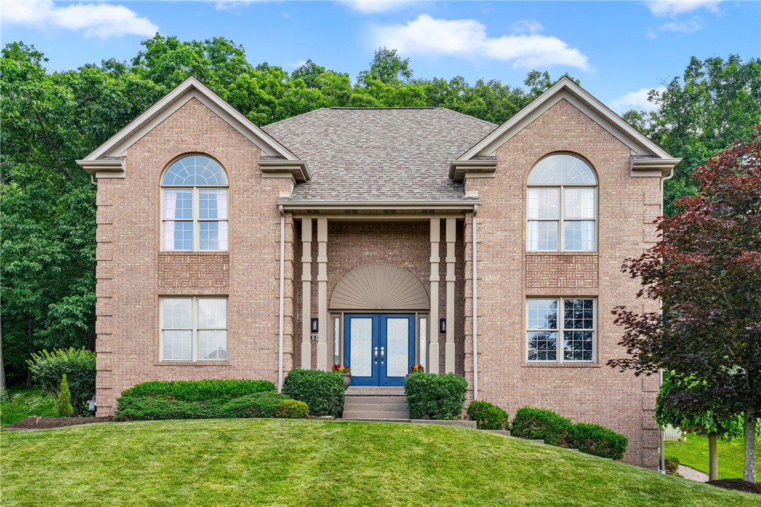 114 Oakview Drive — photo 1