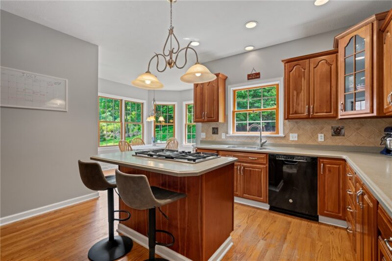 114 Oakview Drive — photo 6