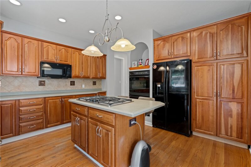 114 Oakview Drive — photo 8