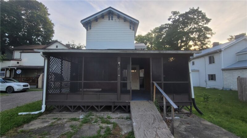226 N Walnut St — photo 4