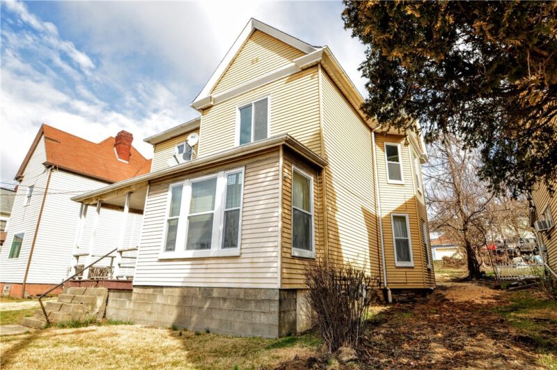 450 Jefferson Ave — photo 2