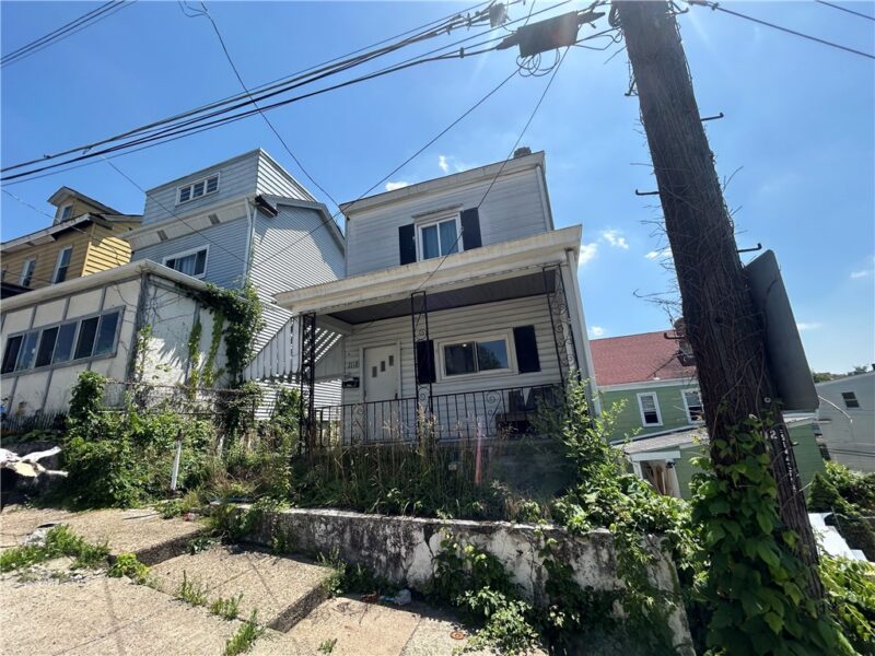 2118 Elsie St — photo 3