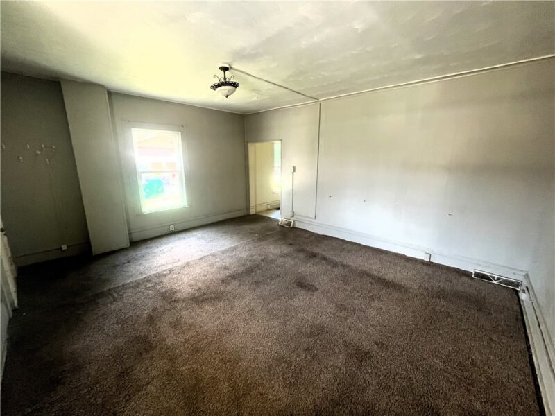 107 E Home St — photo 3