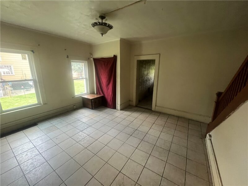 107 E Home St — photo 5