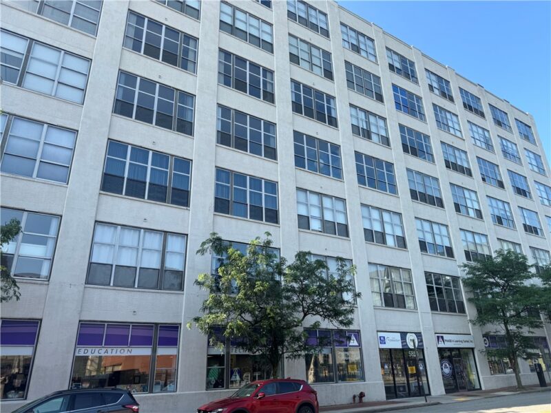 5850 Centre Ave 411 — photo 4