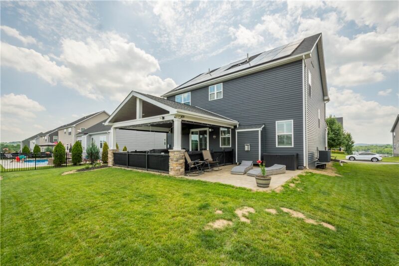 254 Regency Drive — photo 2