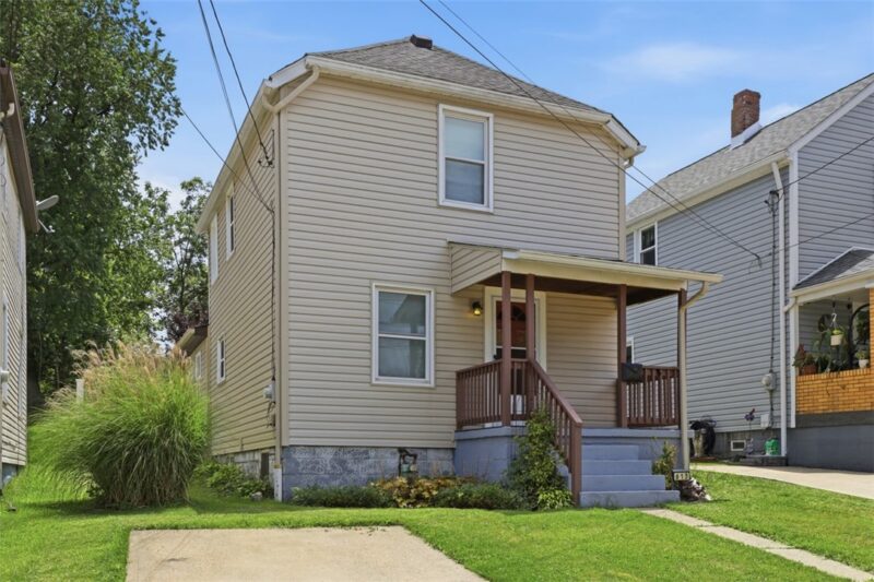 613 Aylesworth Ave — photo 3