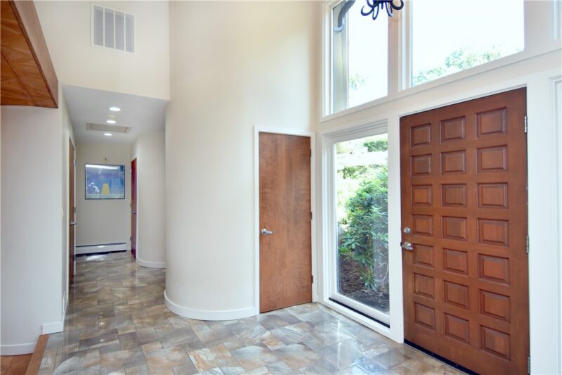 2682 Oak Hill Dr. — photo 3