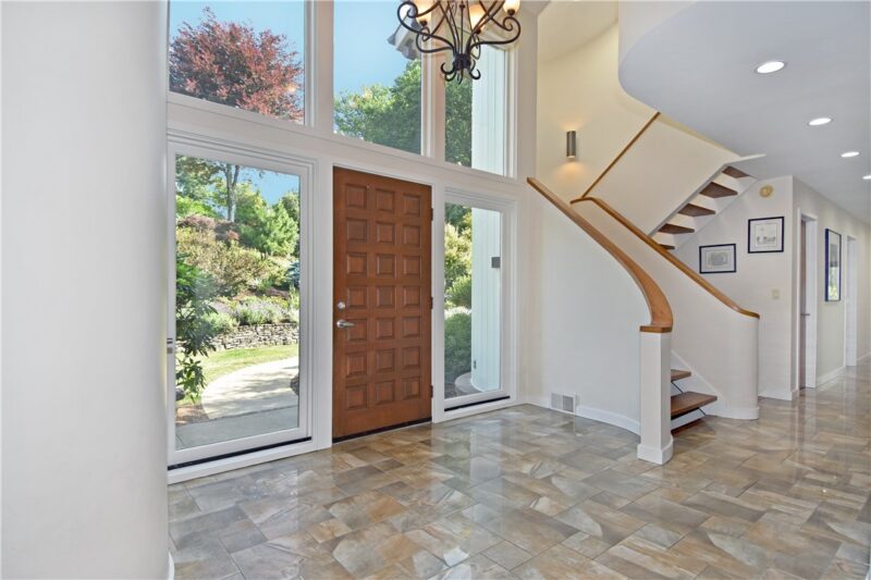 2682 Oak Hill Dr. — photo 4