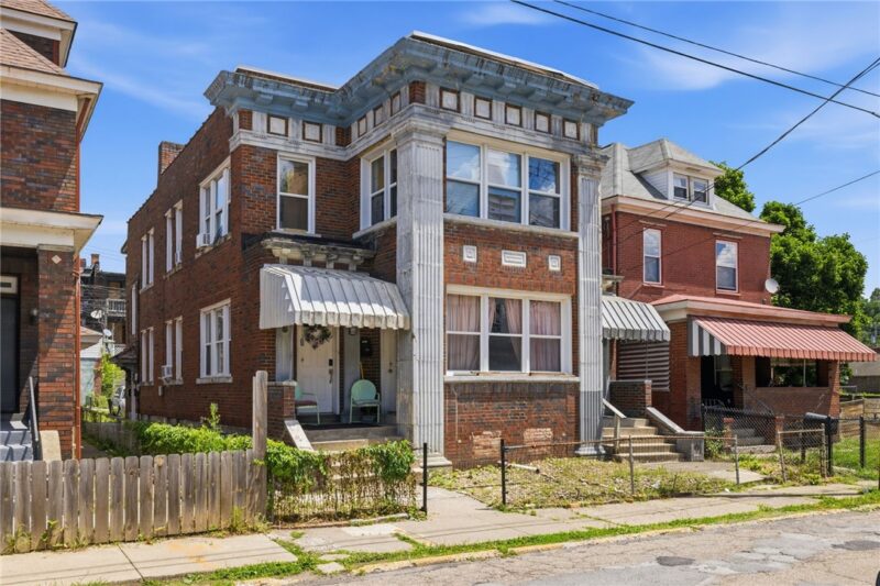 704 Russellwood Ave — photo 2