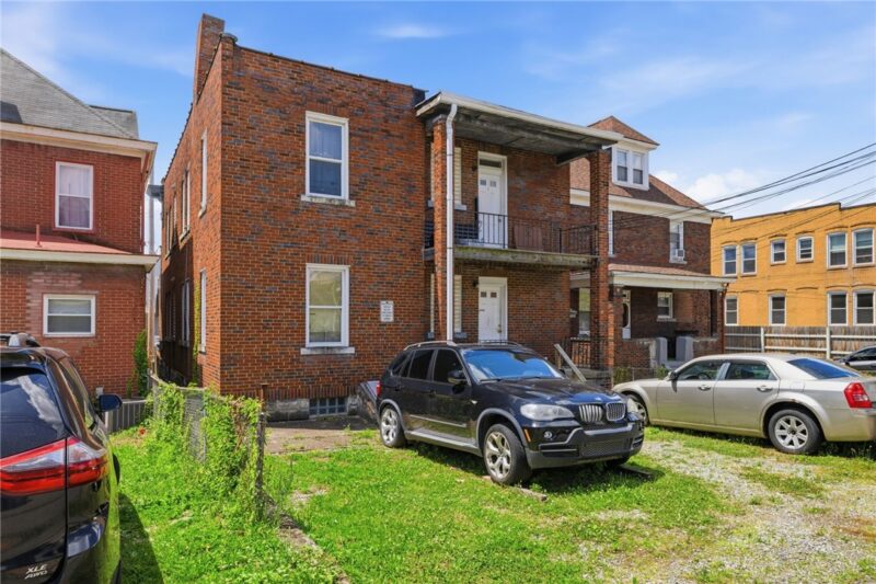 704 Russellwood Ave — photo 3