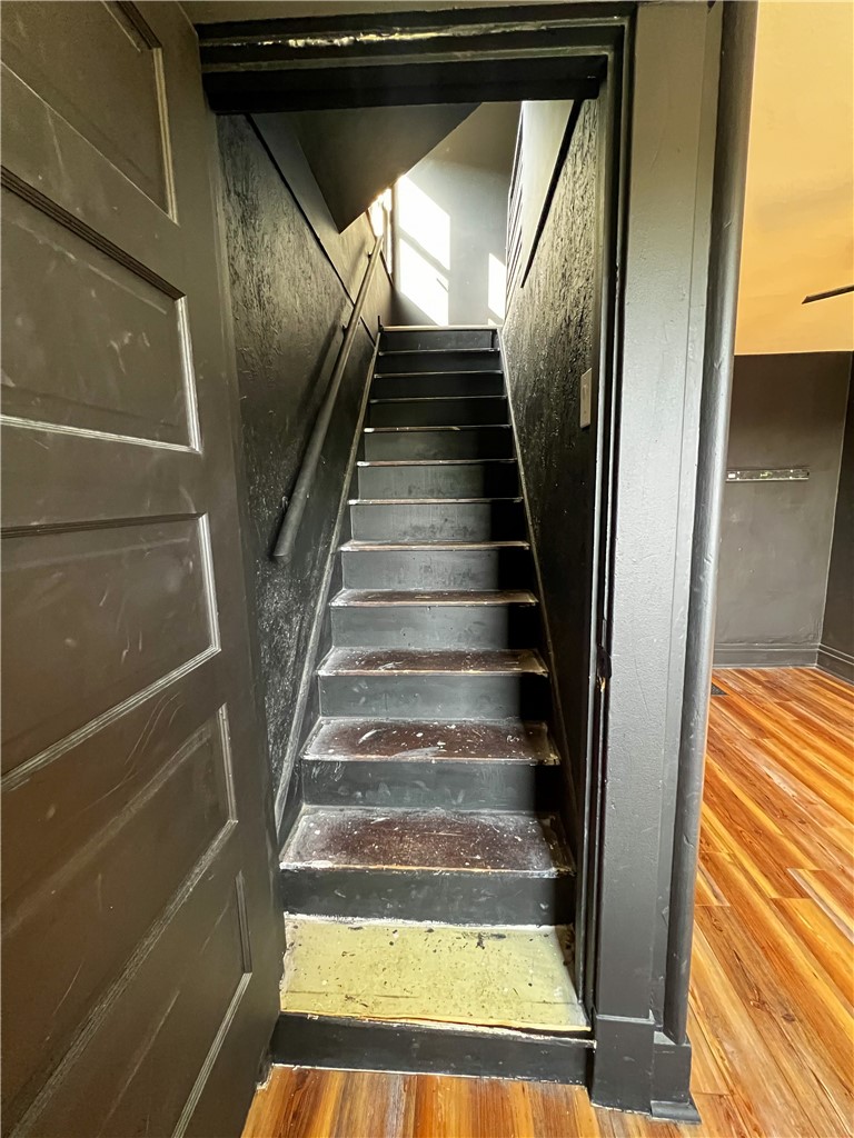 409 Vine St — photo 8