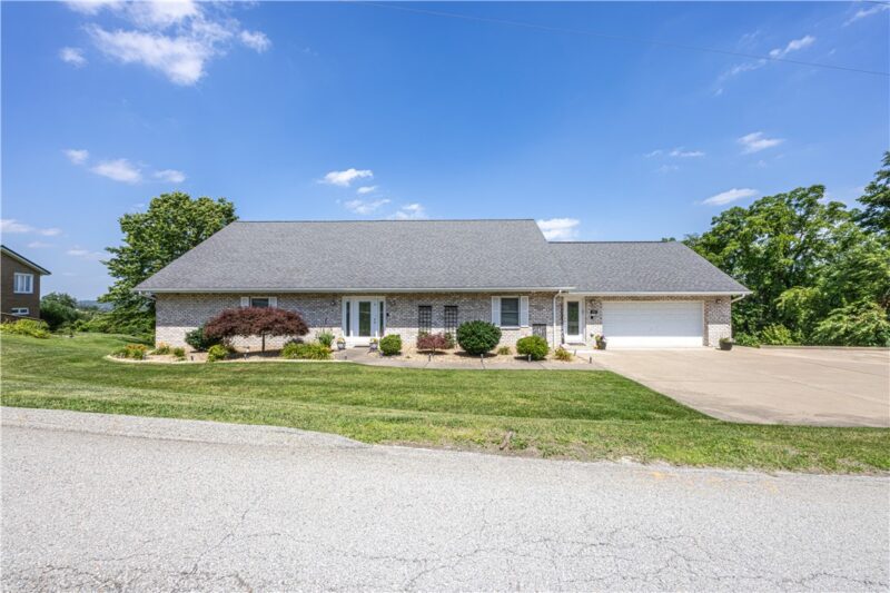 100 Clover Ln — photo 2