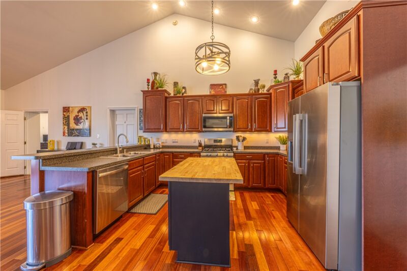 100 Clover Ln — photo 6