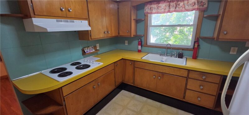 451 W Fairview St — photo 7