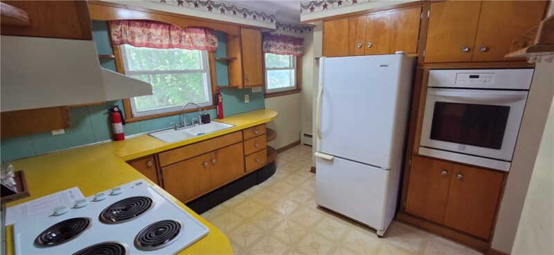 451 W Fairview St — photo 8