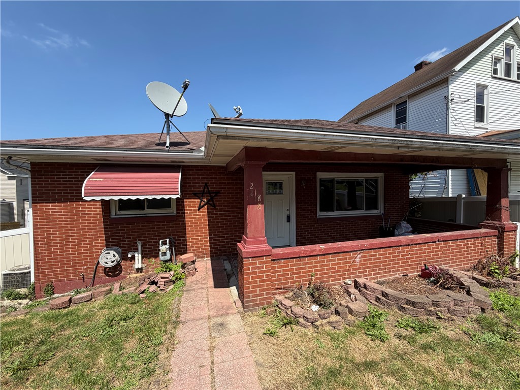 218 Meadow Ave — photo 1