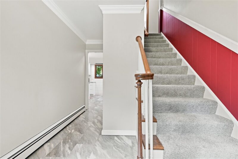 208 Lynwood Dr — photo 3