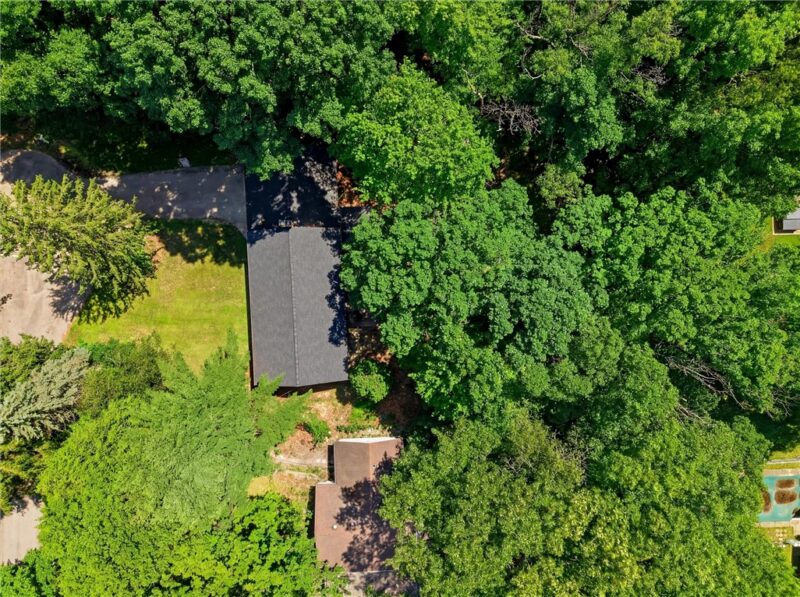 208 Lynwood Dr — photo 6