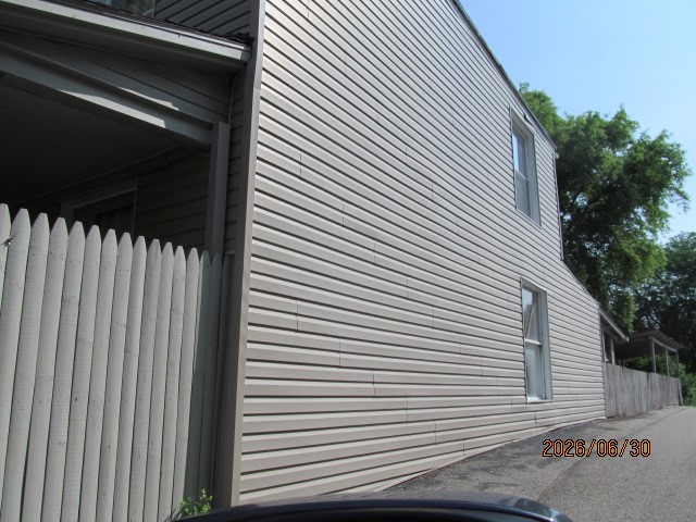 1211 1/2 Transverse — photo 2