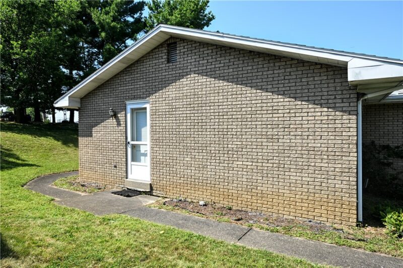 20 JEFFERSON DRIVE — photo 3