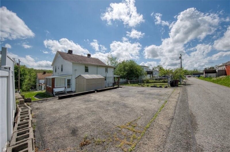 51 Sycamore St — photo 4
