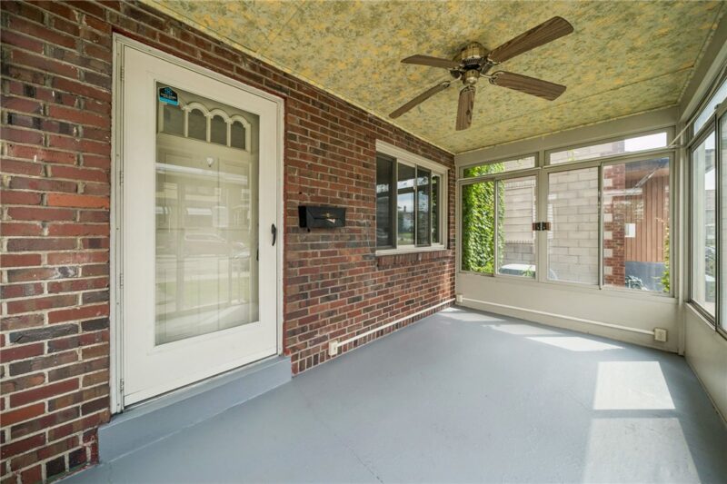 887 North St — photo 2