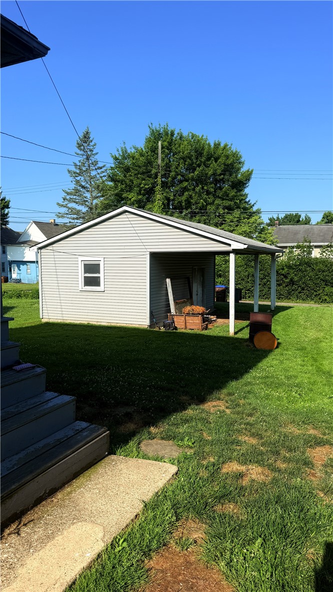 556 Spruce Ave — photo 3