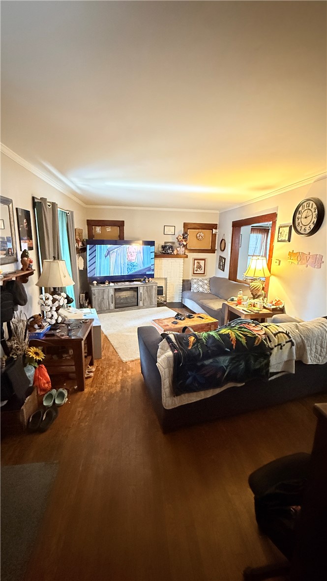 556 Spruce Ave — photo 4