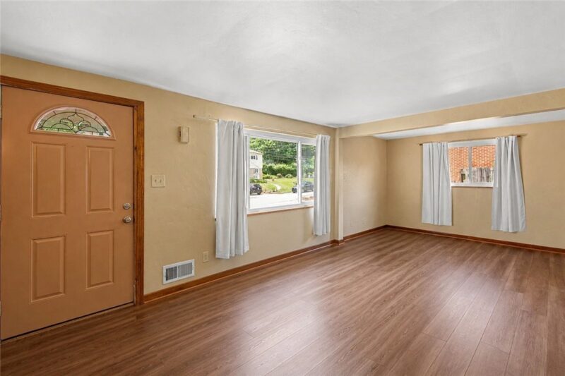1035 Sanda Dr — photo 3