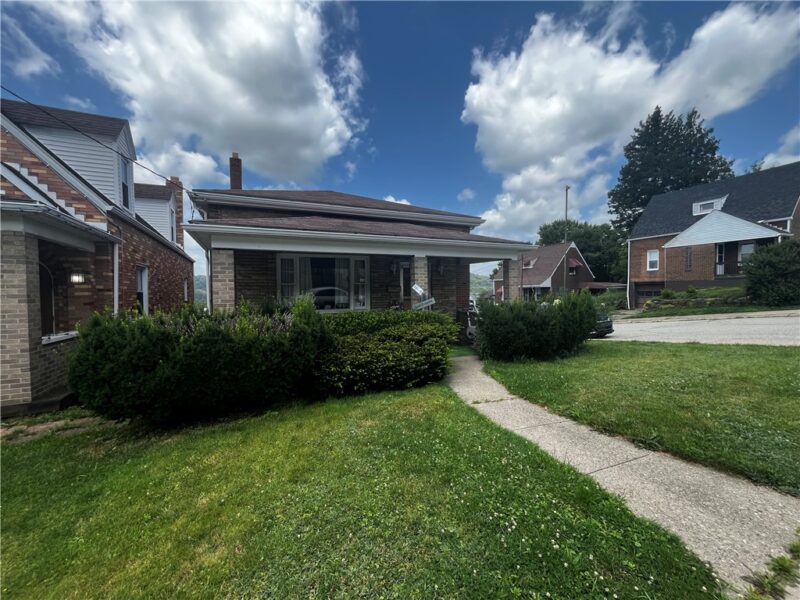 2031 Victoria Ave — photo 2