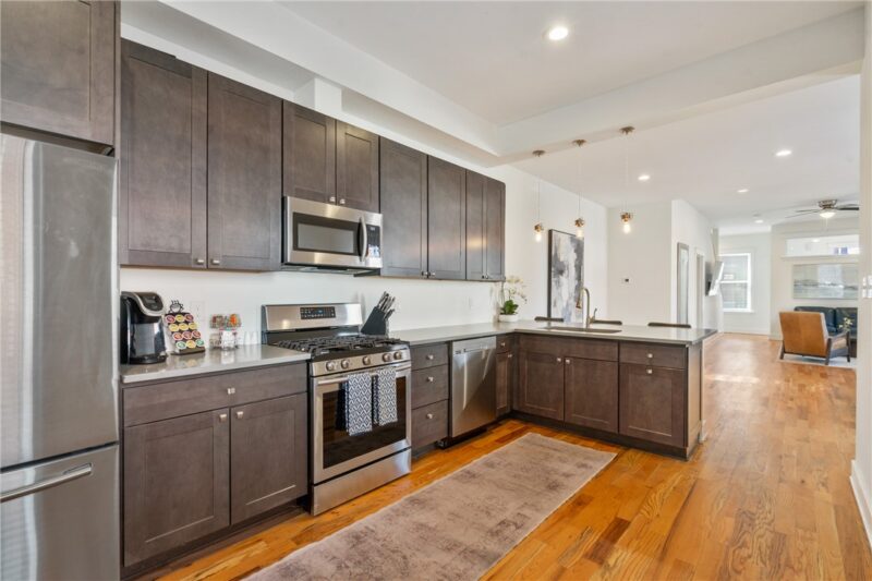 4126 Foster St — photo 4