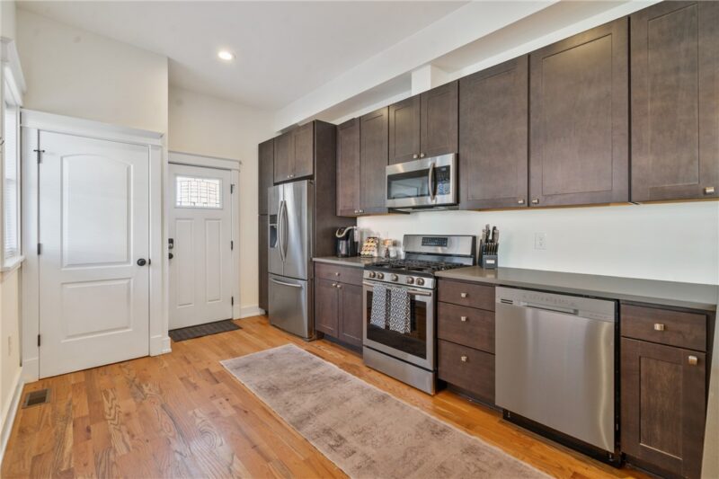 4126 Foster St — photo 7