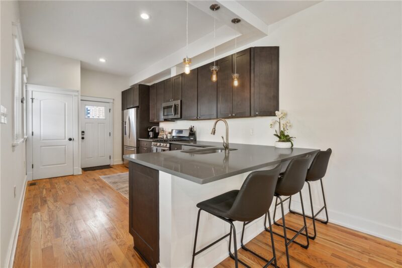 4126 Foster St — photo 8