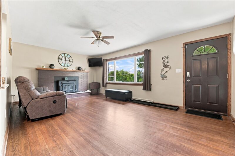 2339 Downing Ln — photo 4