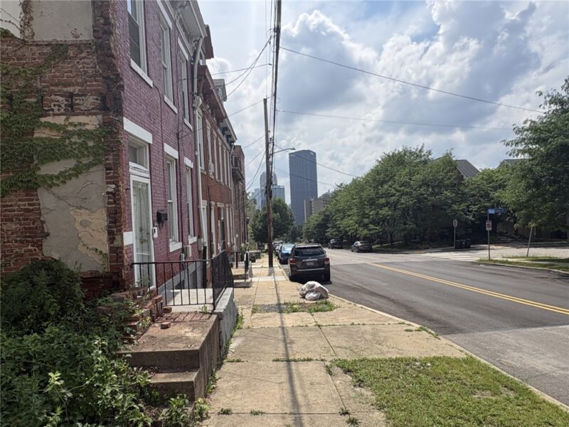 1840 Webster Ave — photo 2
