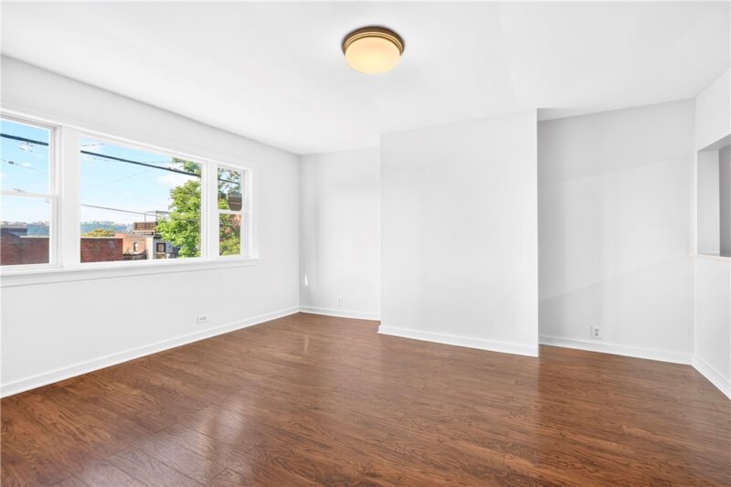 204 E Jefferson St — photo 2