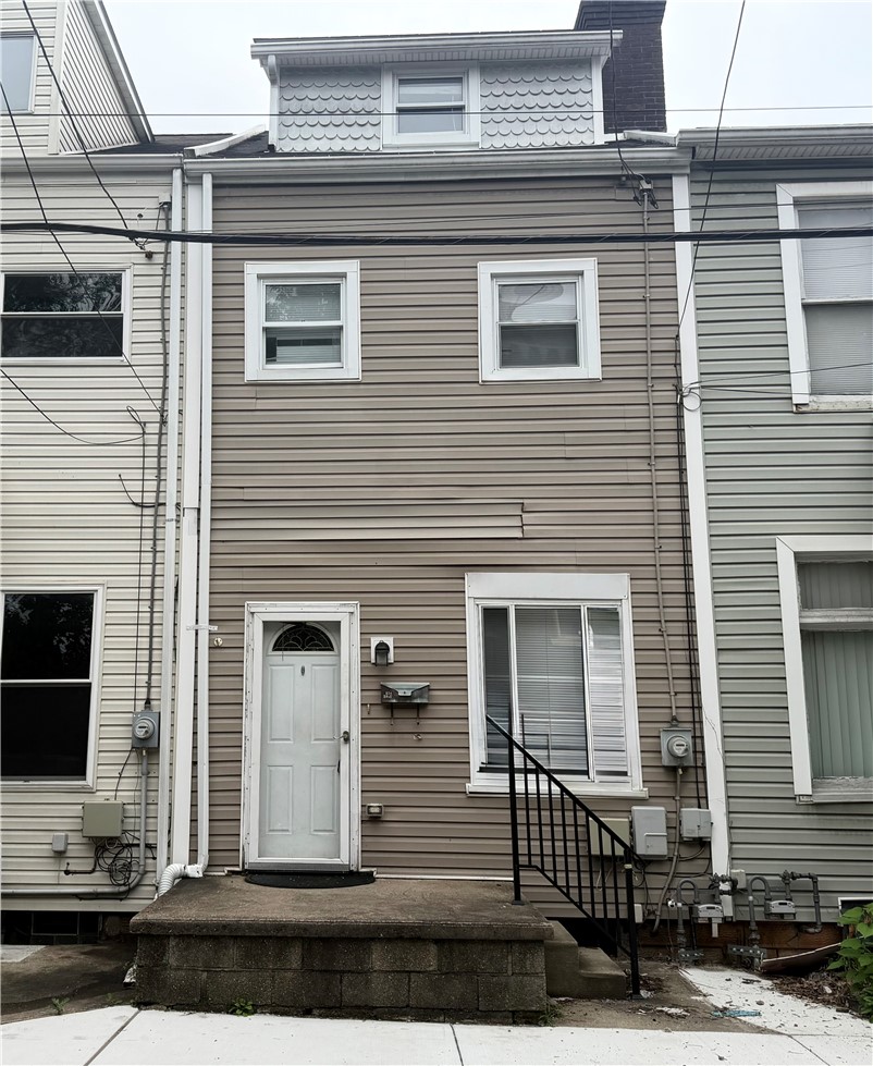 824 Walnut St. — photo 1