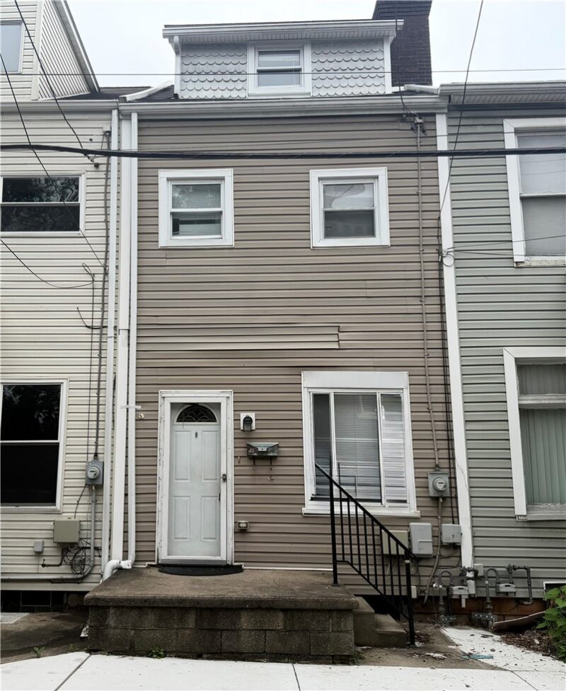 824 Walnut St.