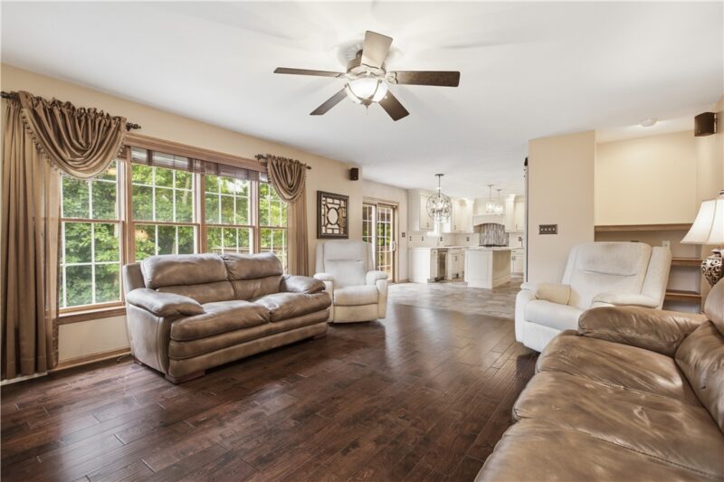 918 Gregory Ct — photo 6