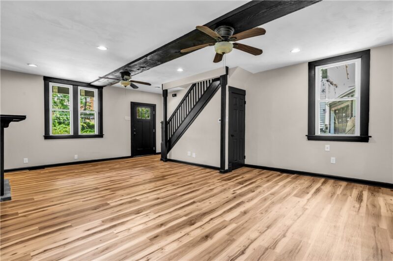 111 Mountain Avenue — photo 3