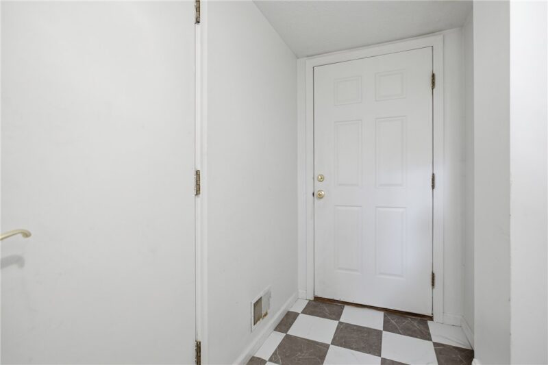 126 Rossmor CT — photo 4