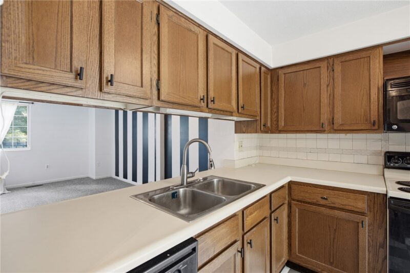 126 Rossmor CT — photo 5