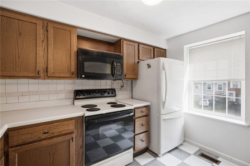 126 Rossmor CT — photo 6